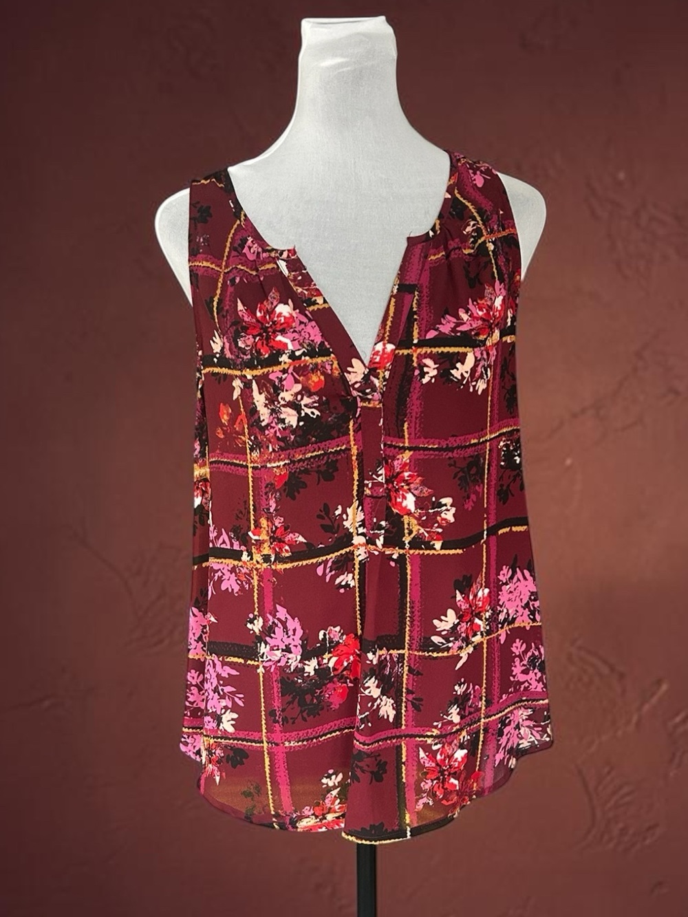 Candie's Women's Burgundy Pink Floral Chiffon V-Neck Sleeveless Tank Top-S